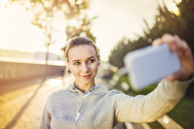 Mengirim selfie