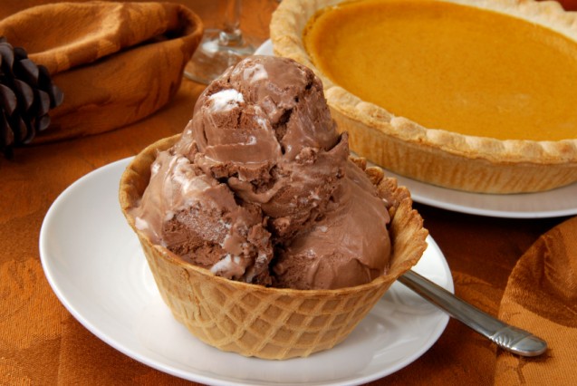 Makan es krim