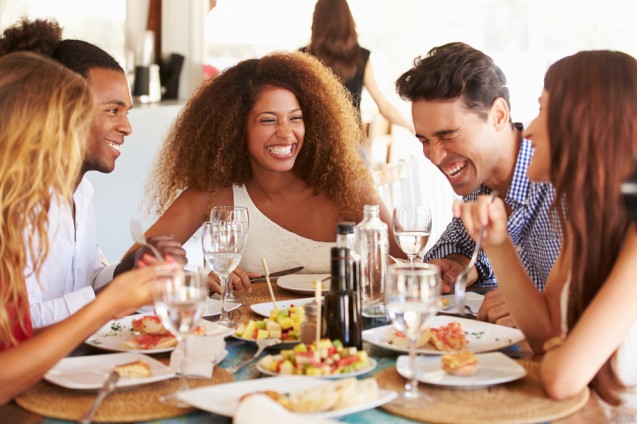 Makan-makan pacar baru