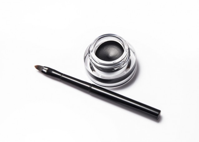 Eyeliner dibuka