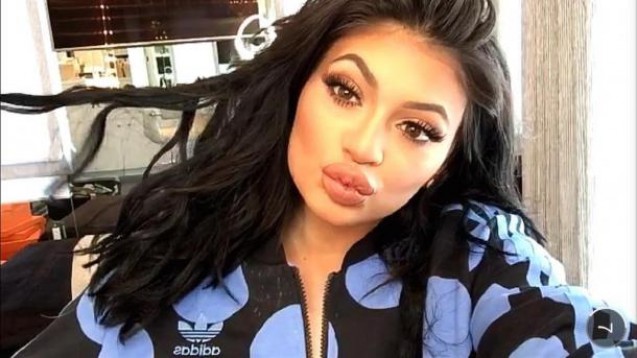 Kylie Jenner duck face