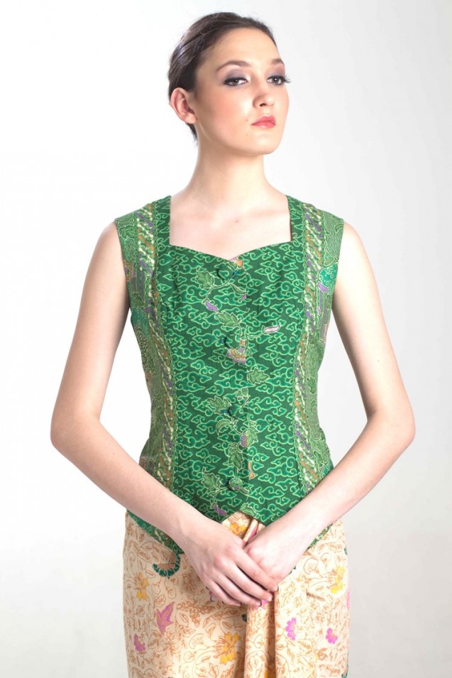 Kebaya modern sleeveless