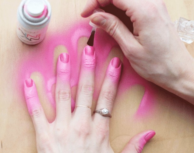 Kutek kuku unik spray