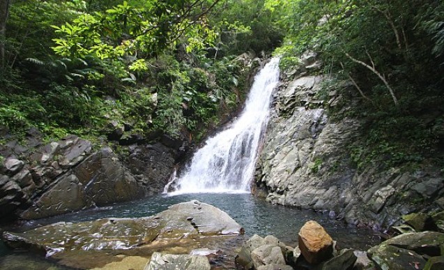 Air terjun Hiji, salah satu tempat wisata favorit di Okinawa, Jepang