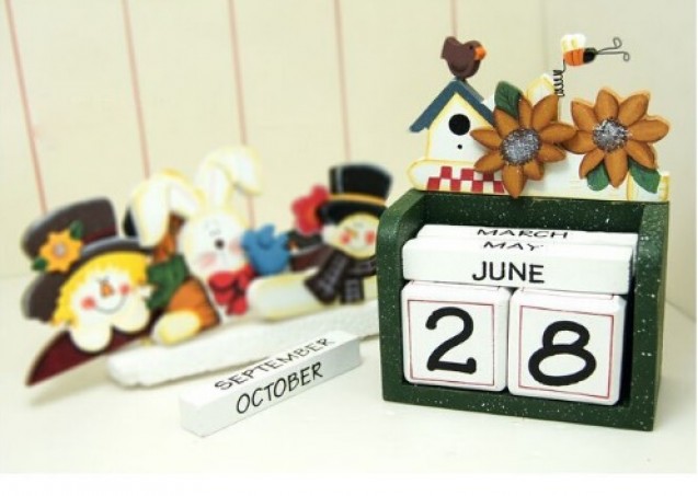 Souver pernikahan unik, kalender kayu abadi