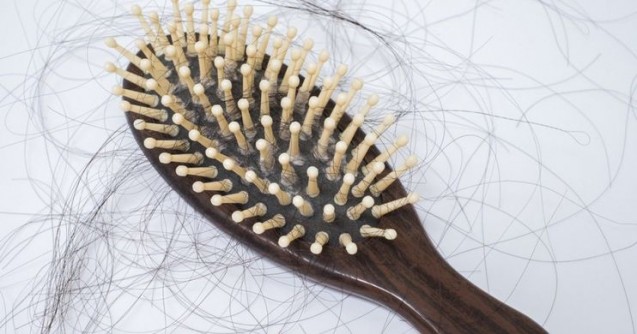 Rambut rontok merupakan salah satu gejala kekurangan zat besi