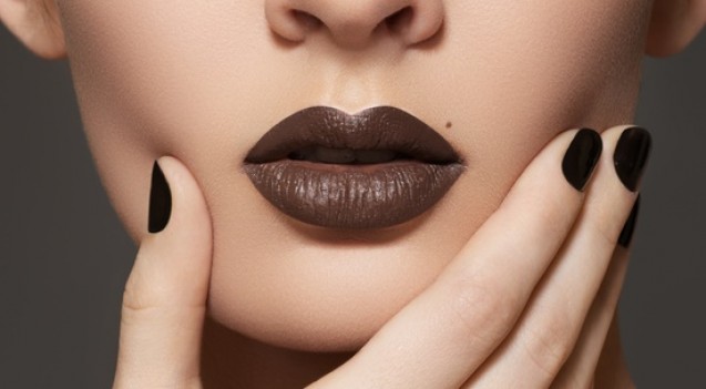 Arti warna lipstik cokelat