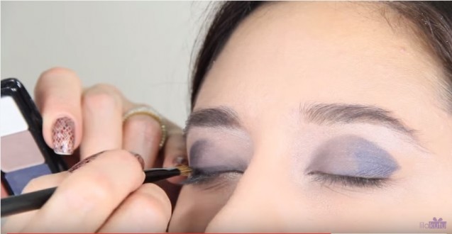 Tambahkan eyeliner