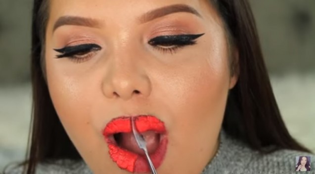 100 lapis lipstik