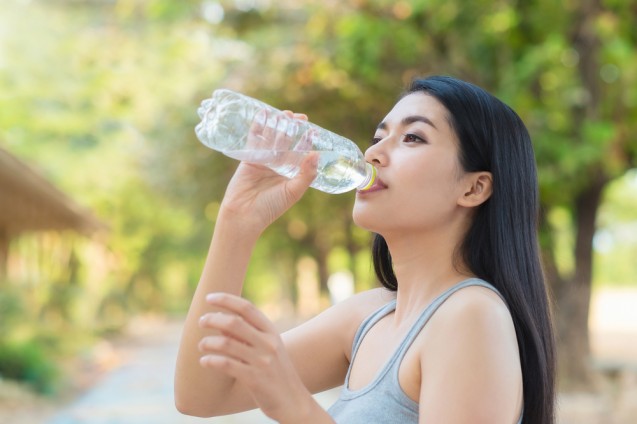 Minum air putih