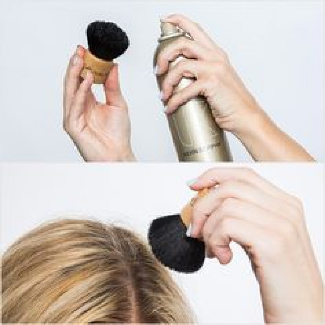 Powder brush hairspray