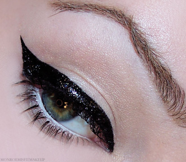 Winged eyeliner