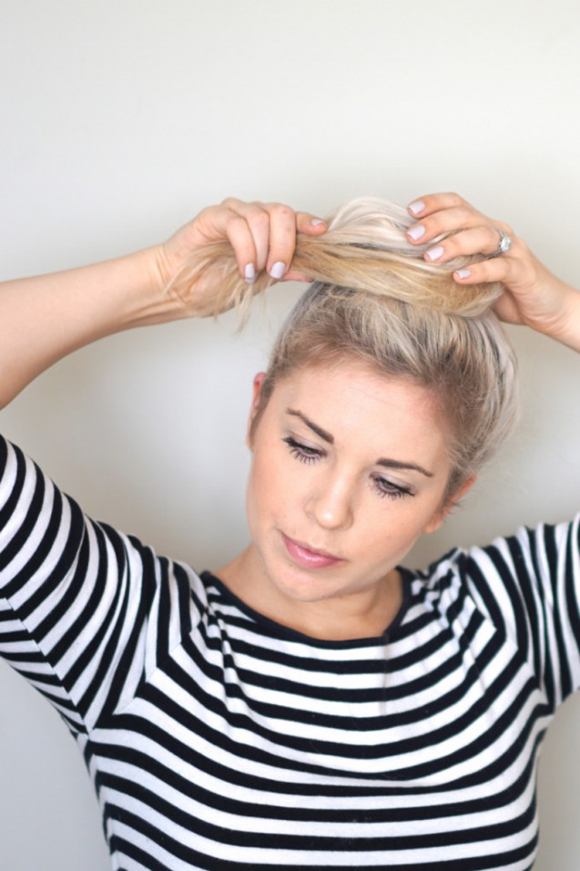 Cara mengikat rambut top knot
