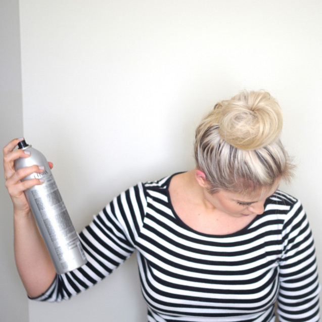Cara mengikat rambut topknot