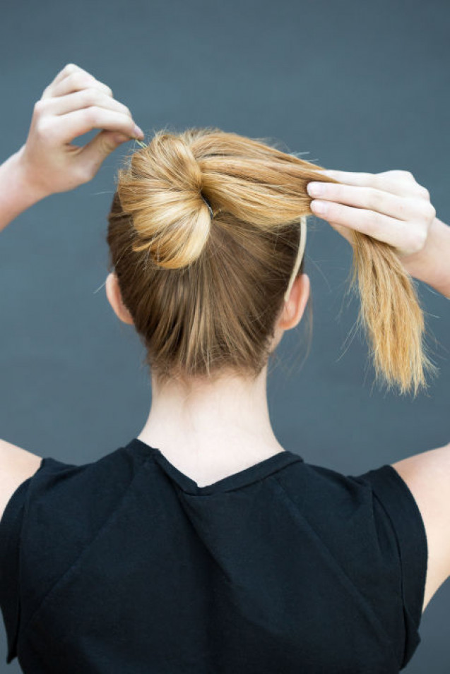 Gaya rambut wanita modern bun