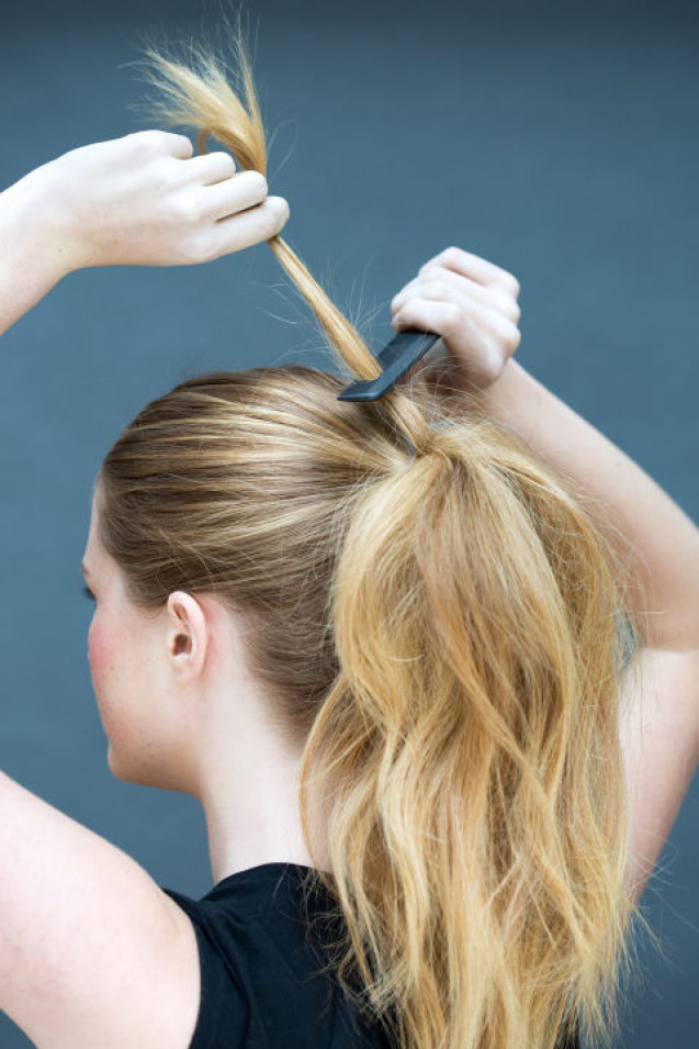 Gaya rambut wanita double pony