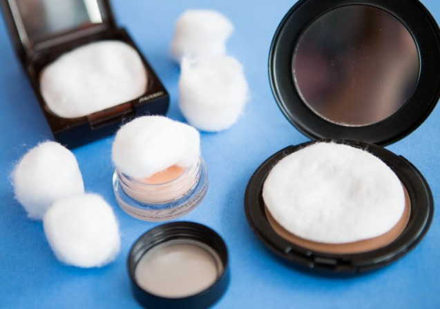 Packing produk kecantikan