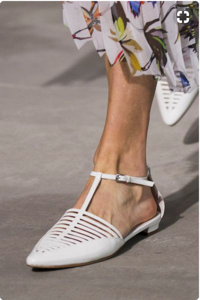 Flat shoes